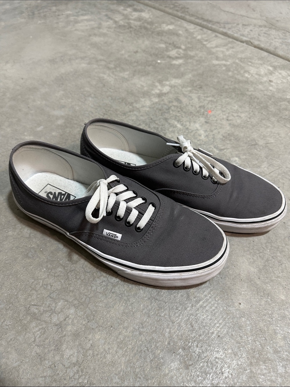 Men’s grey vans